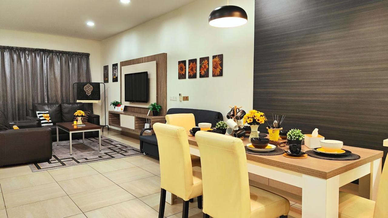 Modern Octagon 5-7 Pax Free Parking By Empire * Ipoh