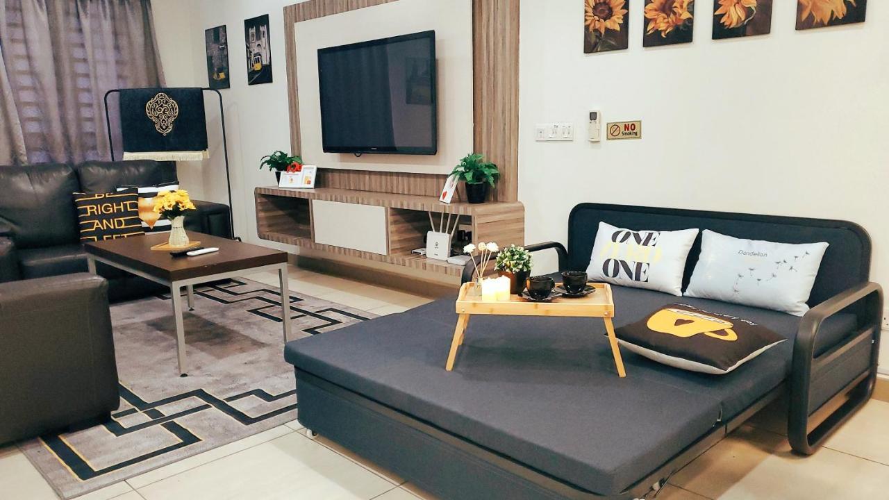 Modern Octagon 5-7 Pax Free Parking By Empire Ipoh