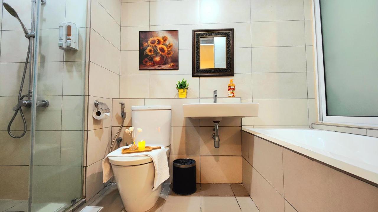 Modern Octagon 5-7 Pax Free Parking By Empire *
