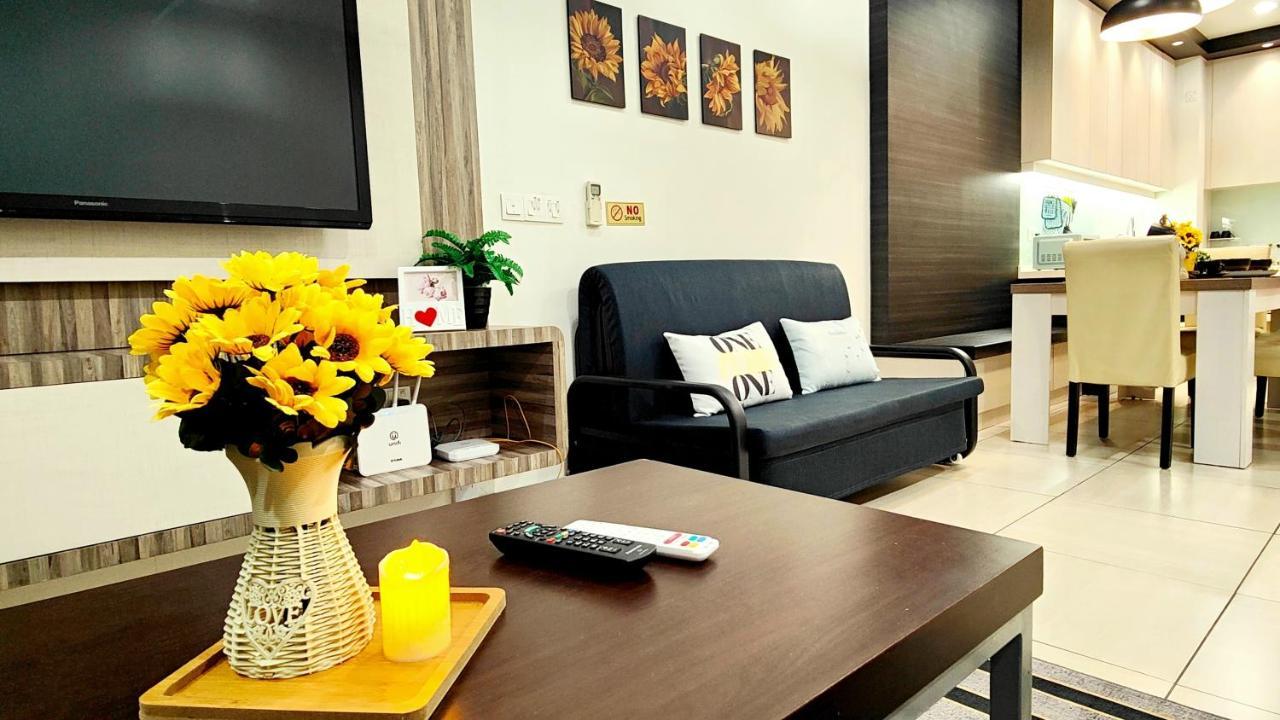 Modern Octagon 5-7 Pax Free Parking By Empire * Ipoh