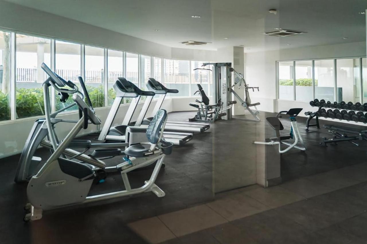 Modern Octagon 5-7 Pax Free Parking By Empire *